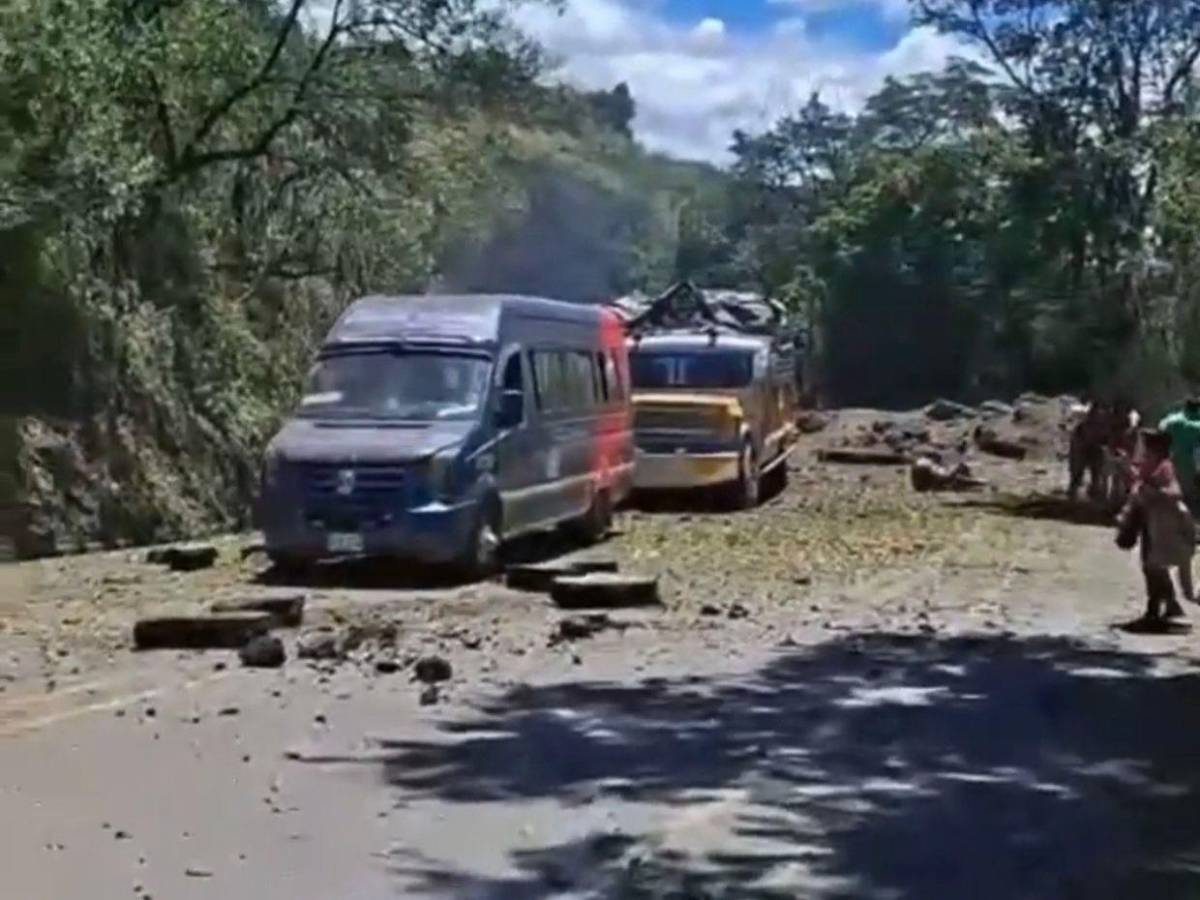 Al menos siete muertos y 17 heridos por ataque terrorista en Vía Panamericana en Colombia