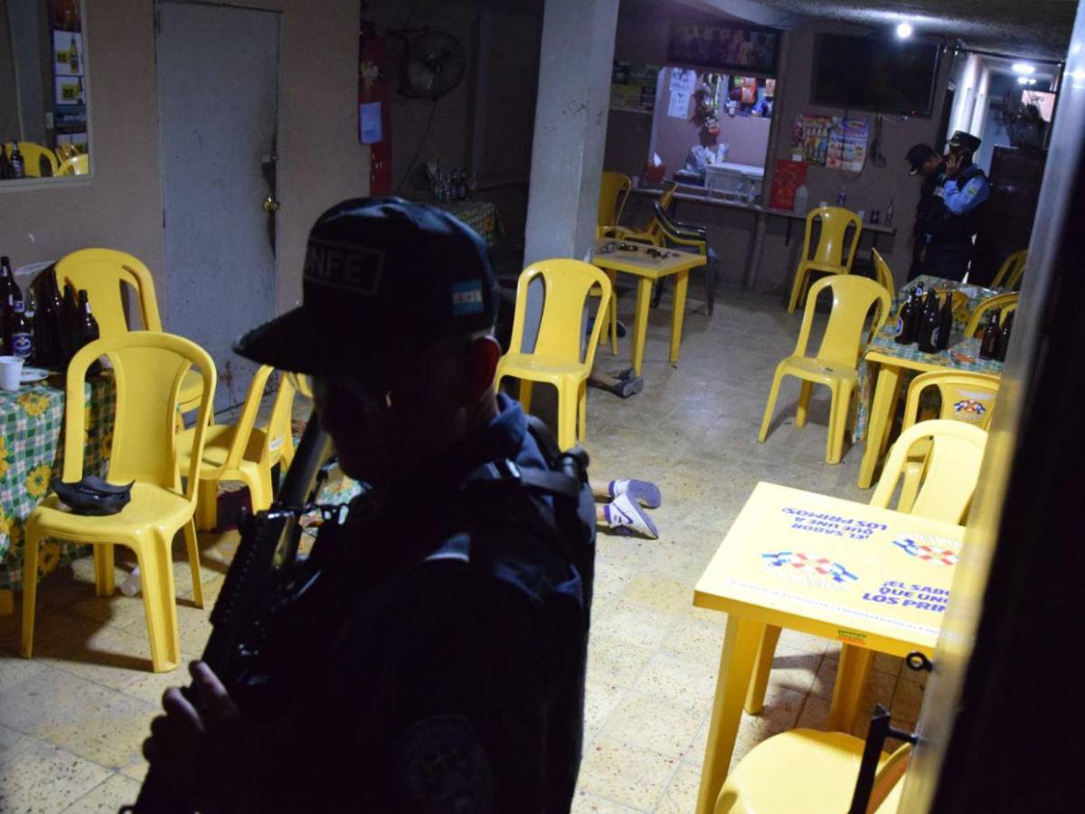 Víctimas intentaron esconderse tras el ataque: así quedó la escena de la masacre en Buenos Aires