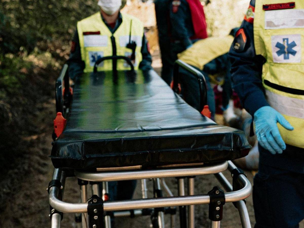 Joven apuñala a su novia, avisa a la polícía y luego se lanza de un octavo piso en Argentina