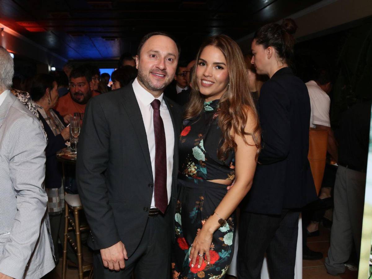 Brindan por la Fiesta Nacional de España en fina recepción en Honduras