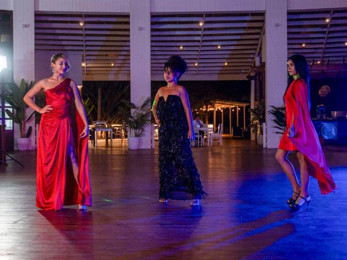 Elizabeth Pineda y Ena Cerrato se coronan en Señora Honduras 2024