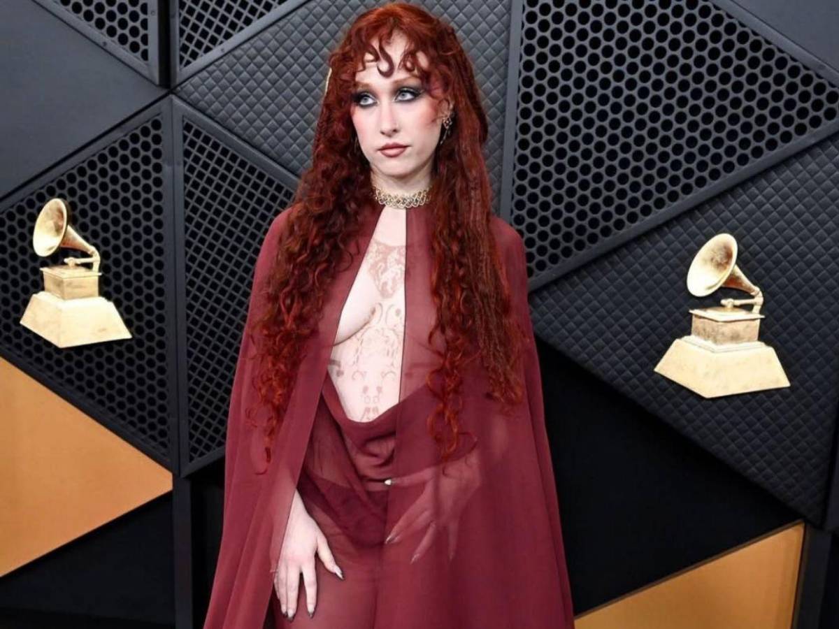 La respuesta de Chappell Roan a quienes criticaron su look en Grammys 2026