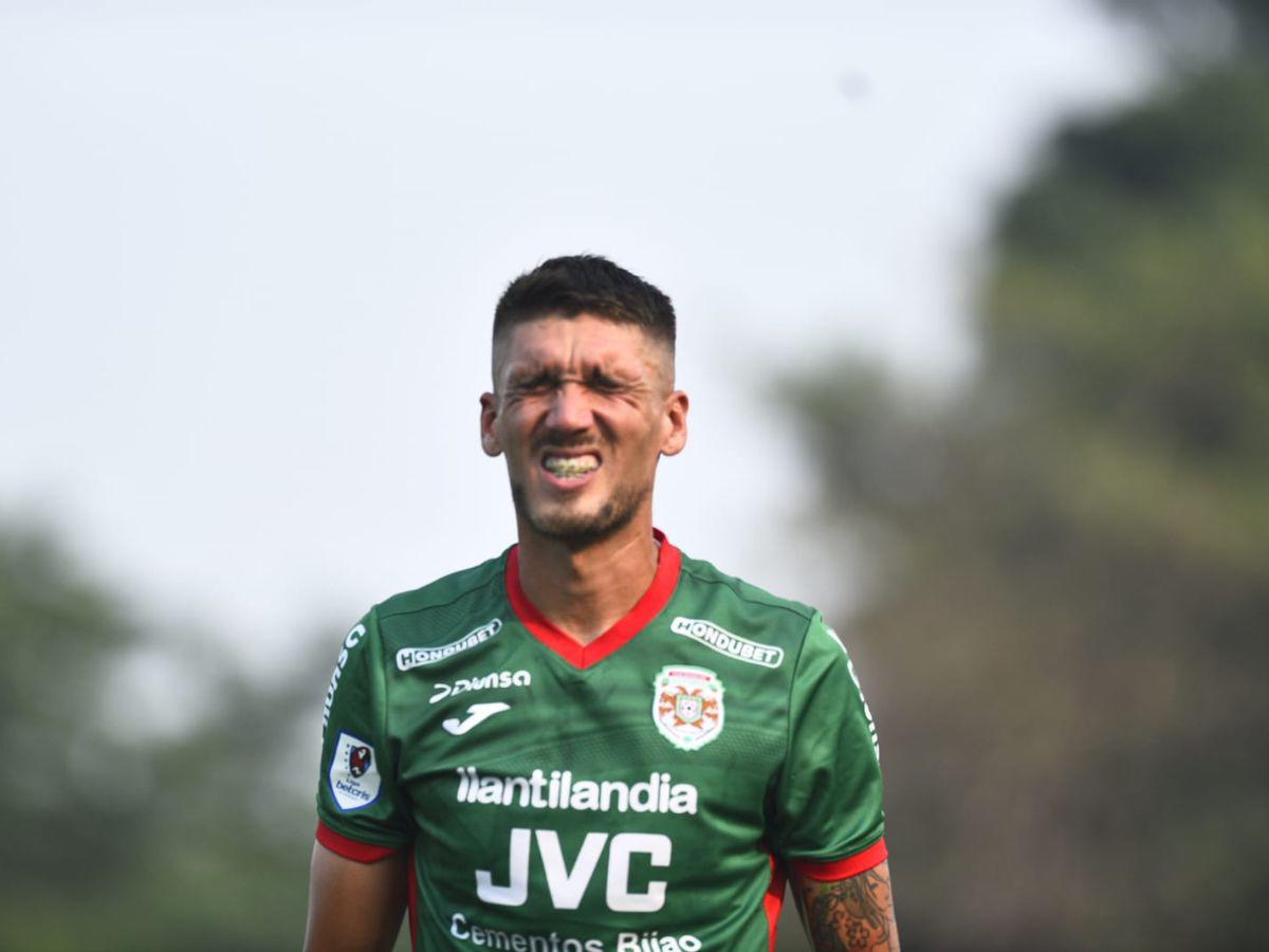 Mathías Techera dejó a su equipo con 10 e hizo que la misión de remontar se tornara aún más imposible.