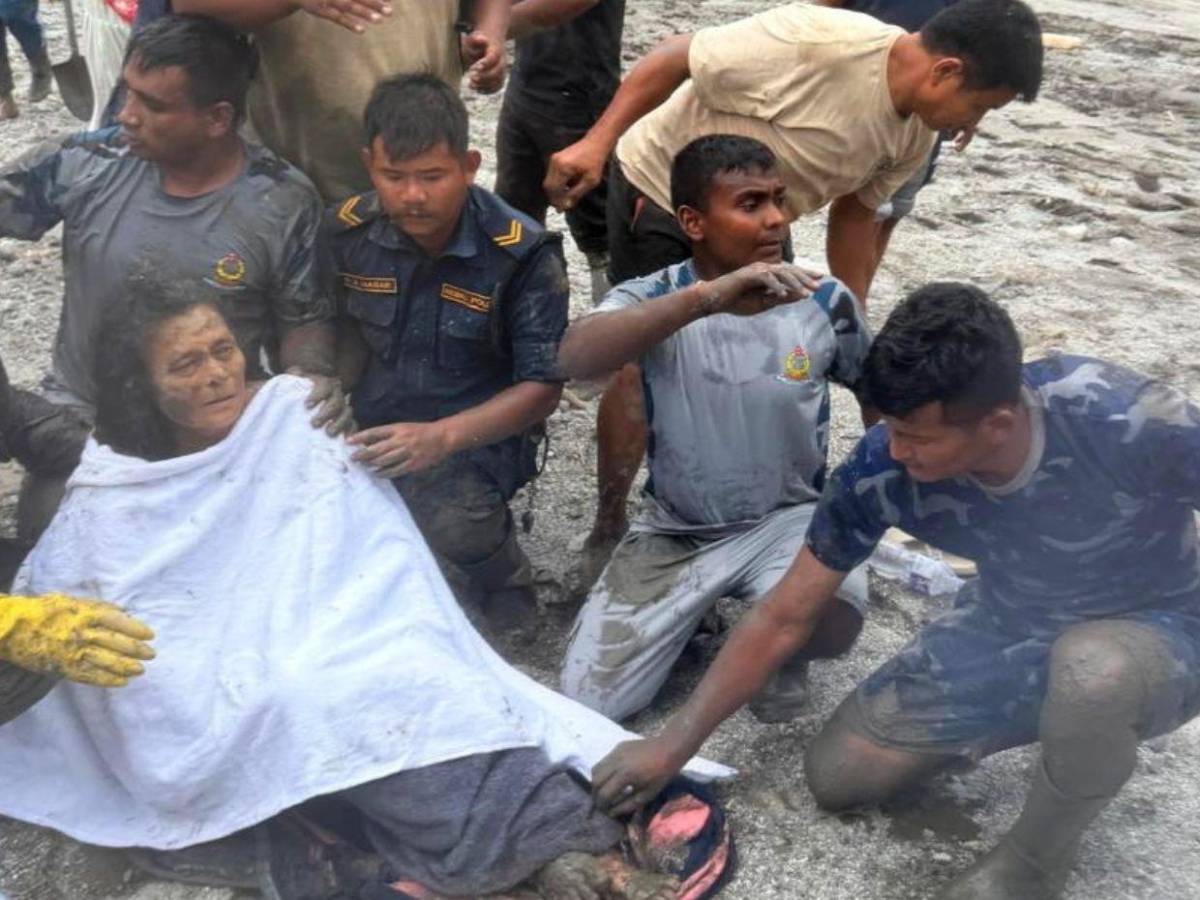 En cuanto veía la luz, gritaba: el relato de un chino que estuvo atrapado 11 días en un túnel de Nepal