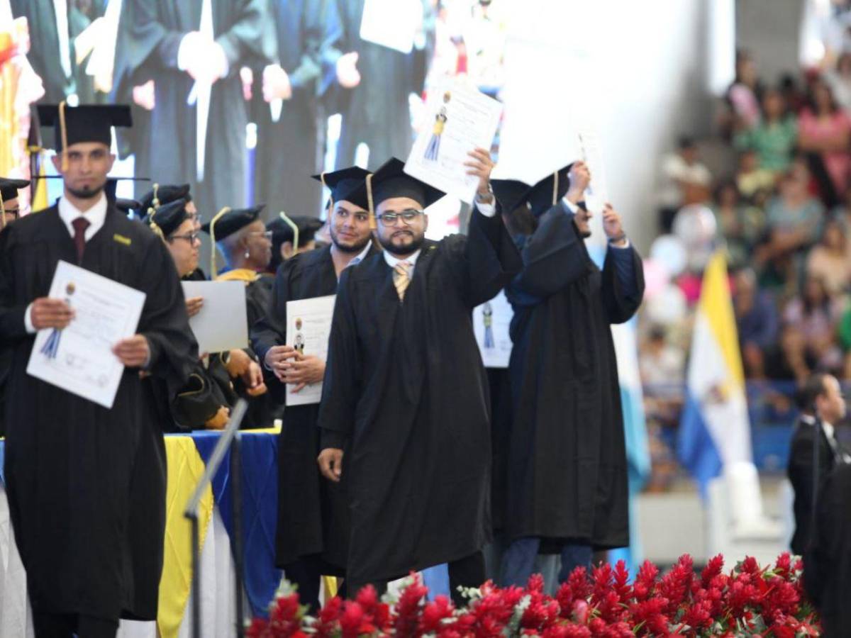 La UNAH celebra graduaciones de nuevos profesionales para Honduras