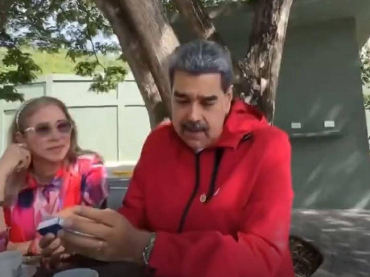 ¿Cuánto vale el lujoso reloj que Nicolás Maduro trató de ocultar durante transmisión?
