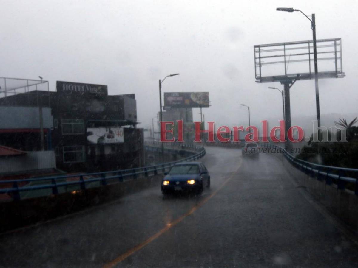 Suspenden clases este lunes en cuatro departamentos por alerta amarilla ante lluvias