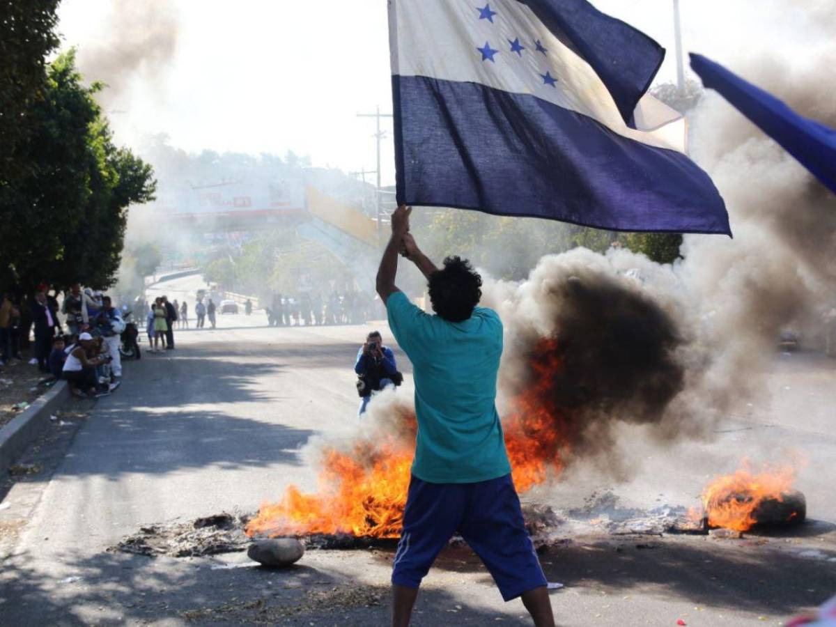 Protestas en Las Brisas: votantes exigen urnas y claman por su derecho al voto