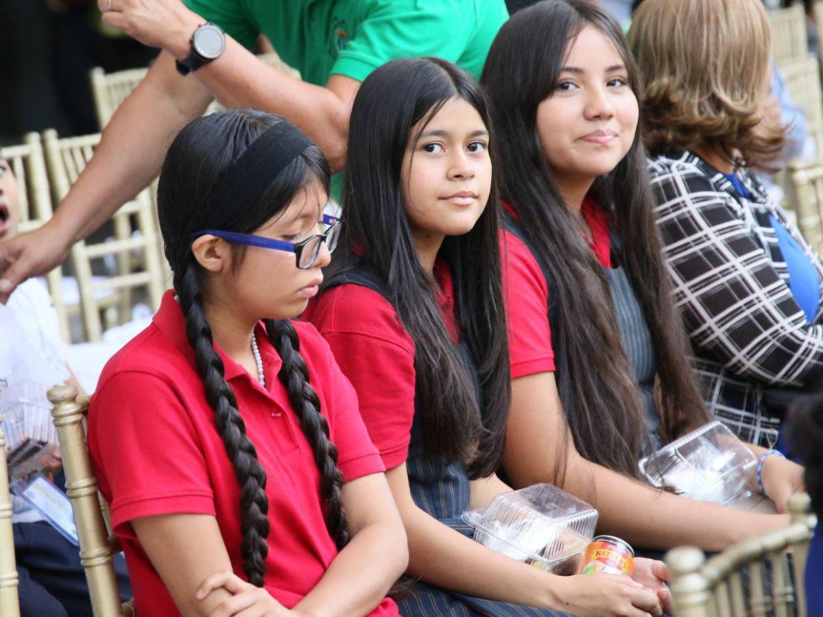 Niños capitalinos renuevan su compromiso con el ambiente desde su escuela