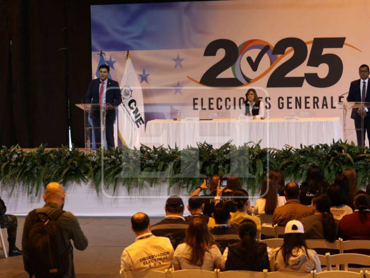 Con la ausencia de Cossette López y la presencia de la MOE-OEA, dan apertura a las elecciones generales