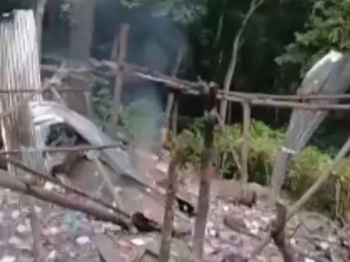 Le tiró una brasa y explotó: Fredy incendió la casa con su esposa e hija adentro en Santa Bárbara