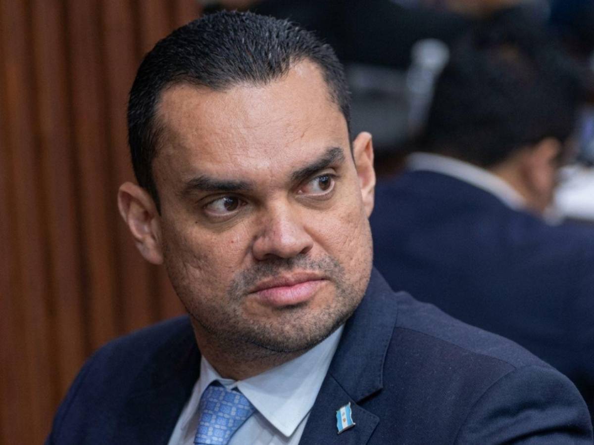 ¿Replicarán el CECOT en Honduras? Zambrano revela que buscan acercamiento con El Salvador