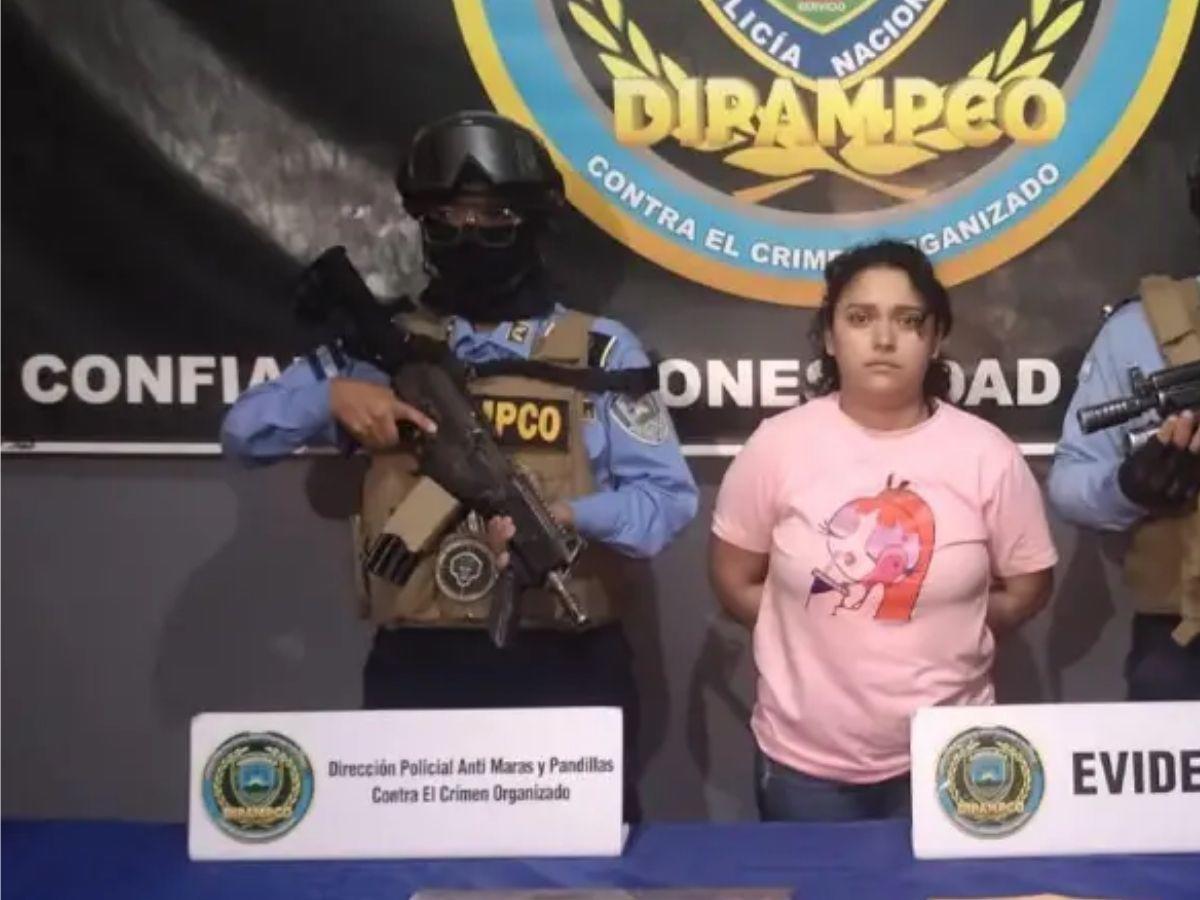 Hermana de Caracolito es capturada y acusada de ser administradora de la pandilla 18