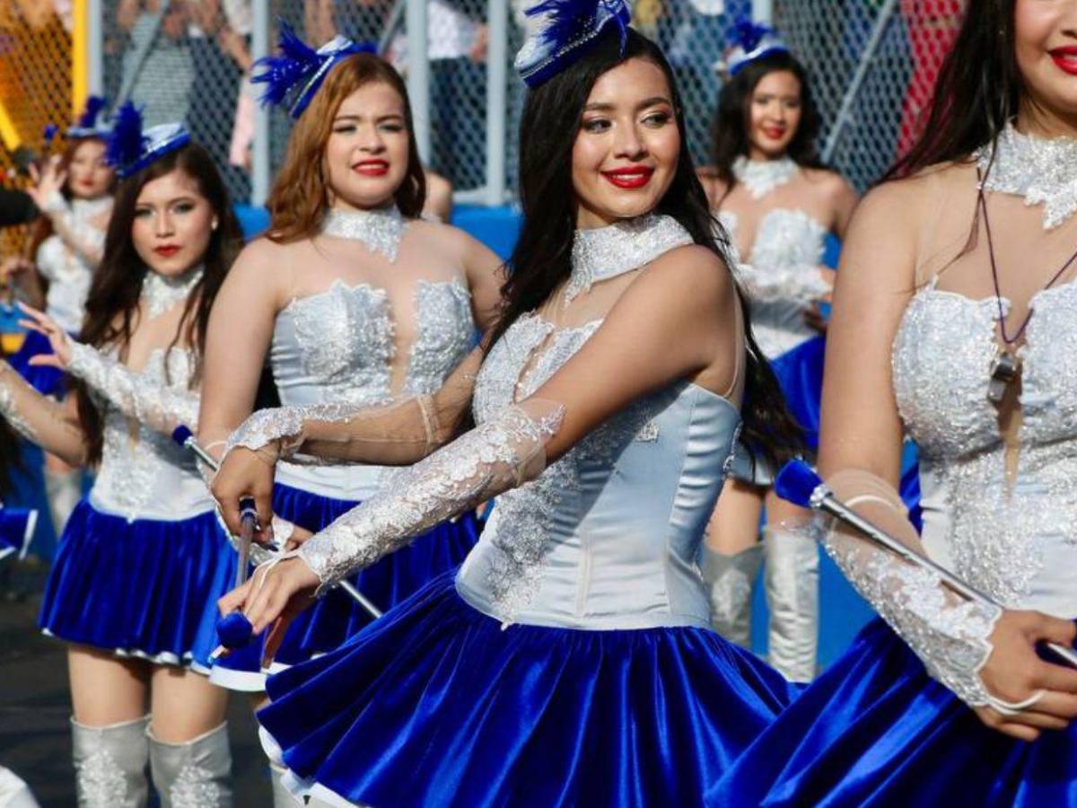 Rostros de las bellas palillonas que destacaron en estos desfiles patrios 2026