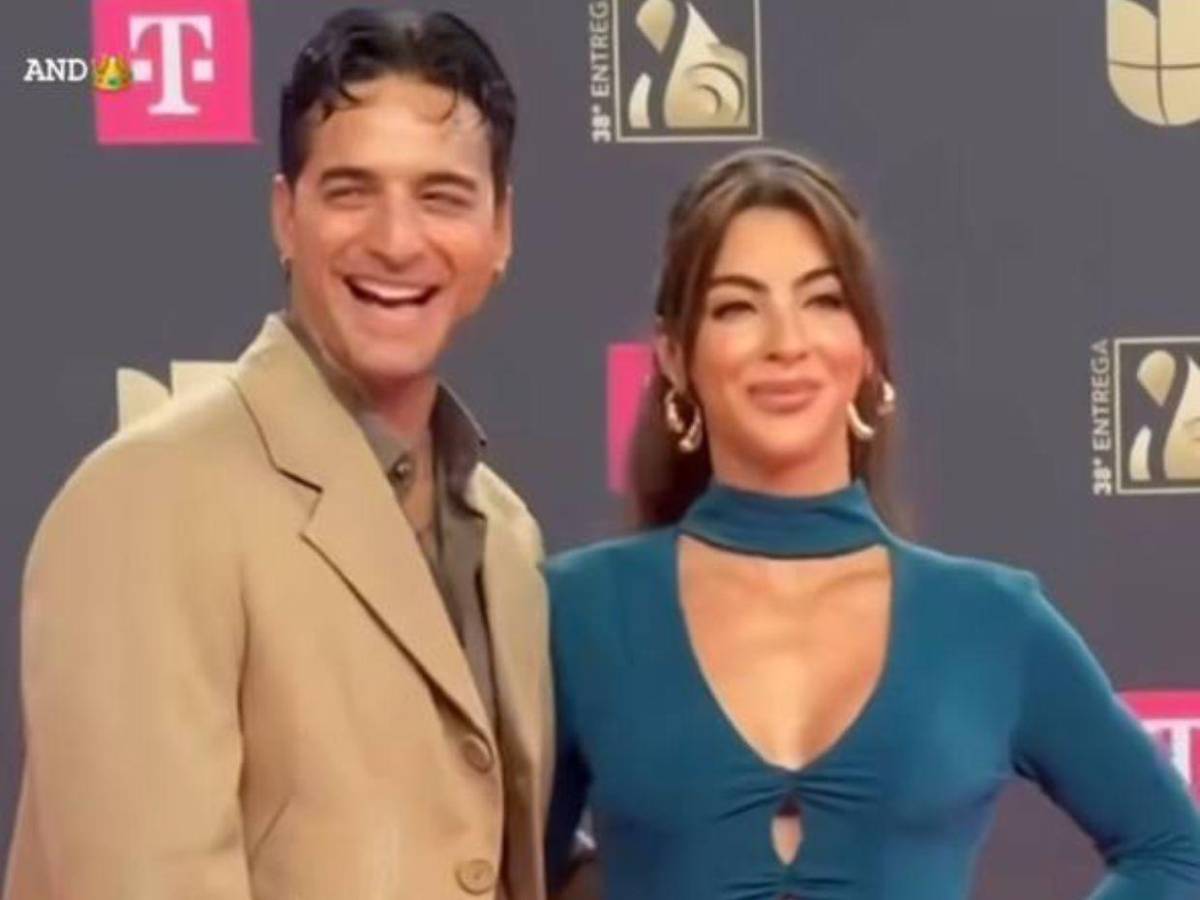 Maluma y su novia derrochan amor en la alfombra de Premio Lo Nuestro 2026