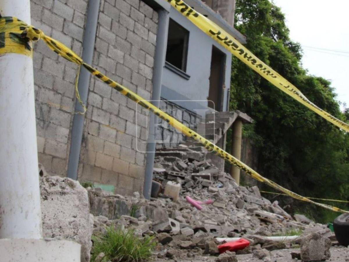 Para construir un tercer carril en la salida al sur: Comienzan con las demoliciones de viviendas