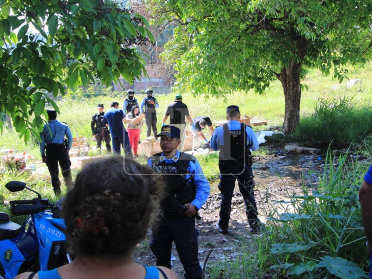 Lo que se sabe del cuerpo encontrado dentro de un pozo en un cementerio de la capital