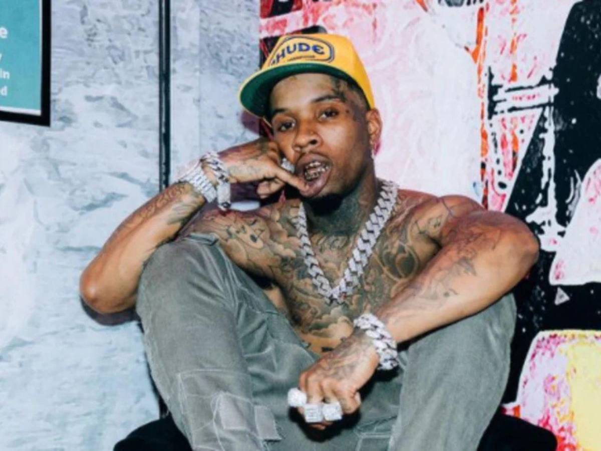Rapero Tory Lanez es hospitalizado tras ser apuñalado en prisión de California
