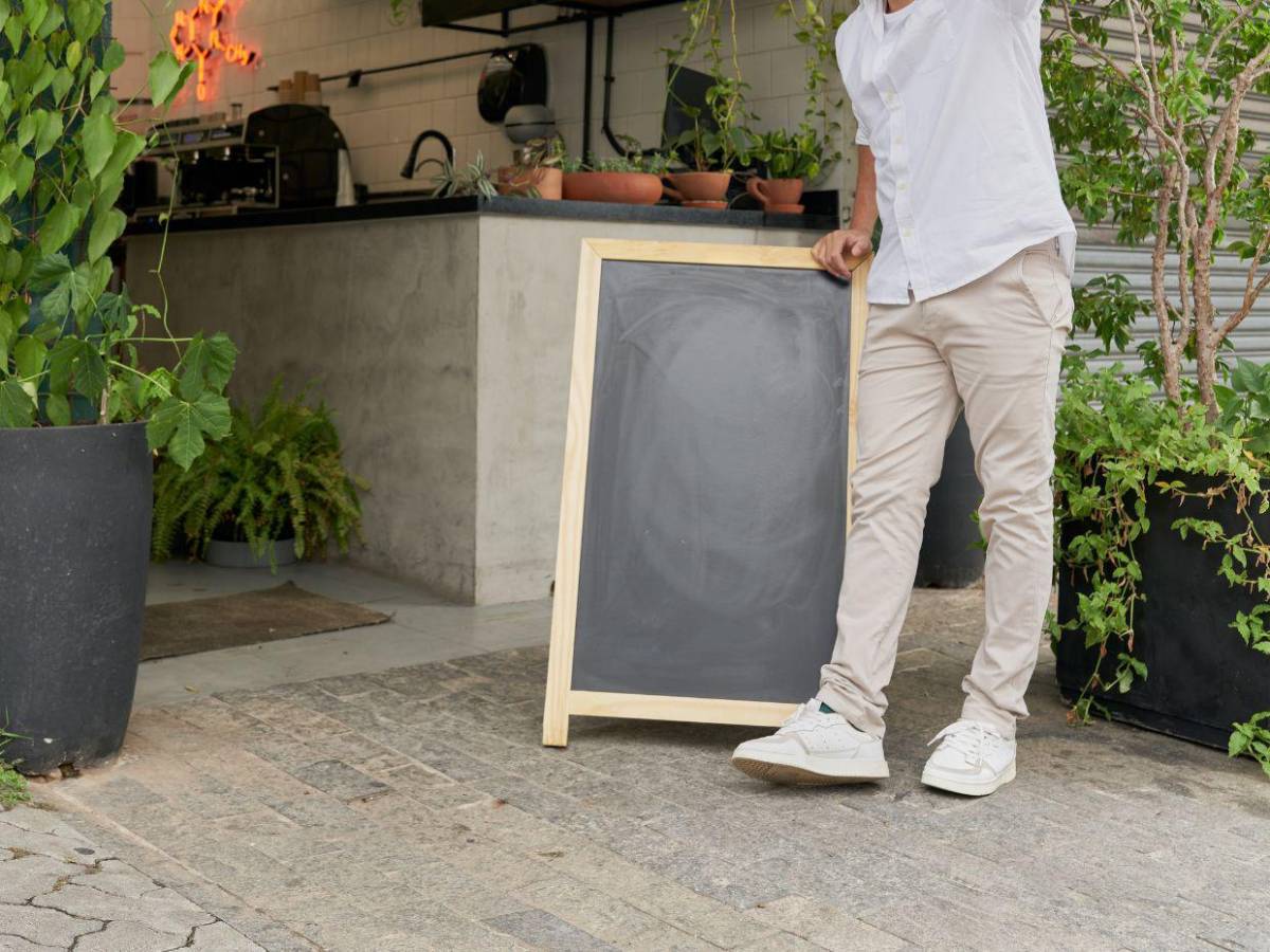 Con humillación pública y difamación amenazaba chef argentino a presentadora de televisión