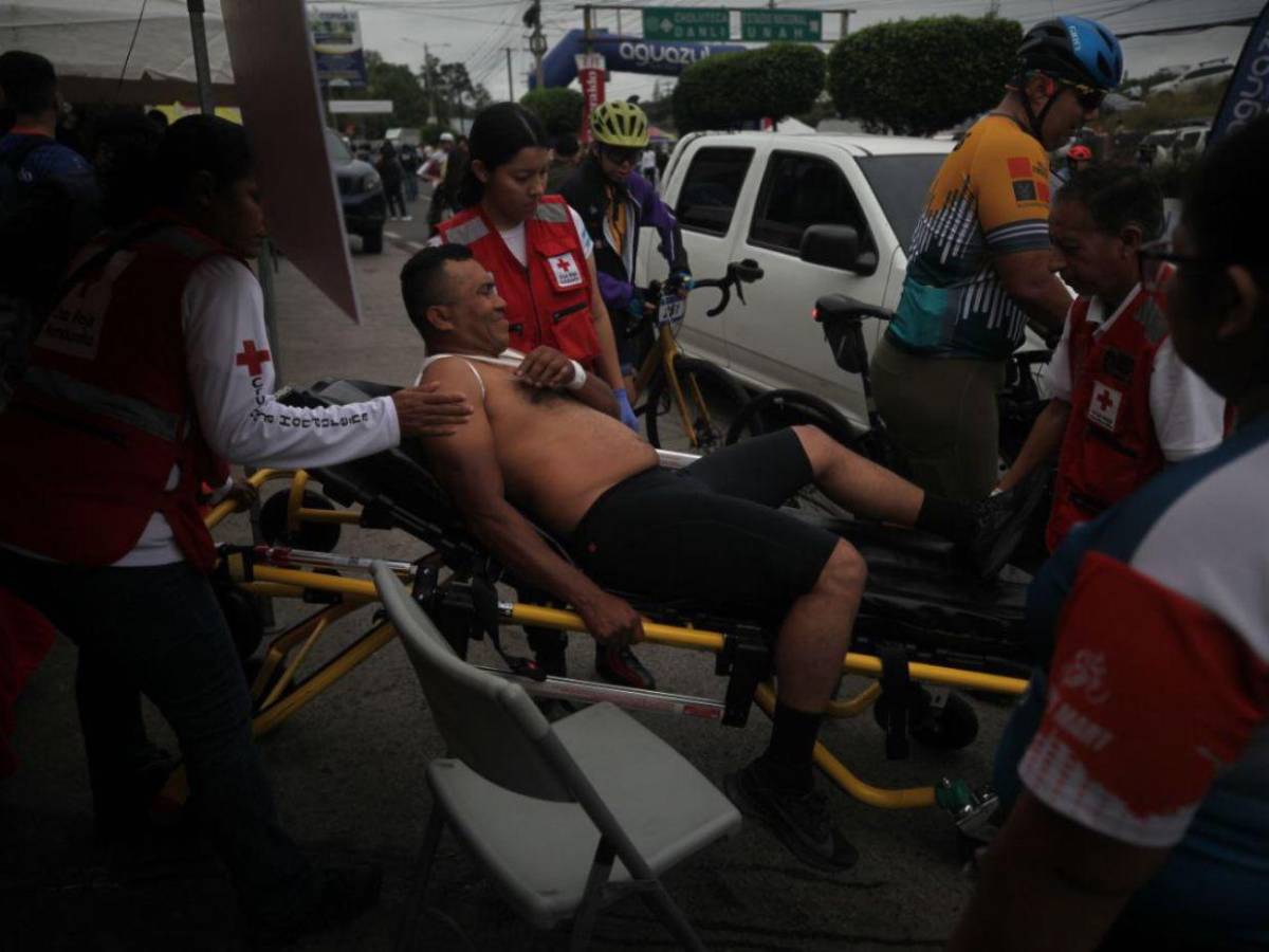 Caídas, alegría y pasión: así se vivió la decimocuarta edición de la Vuelta Ciclística EL HERALDO