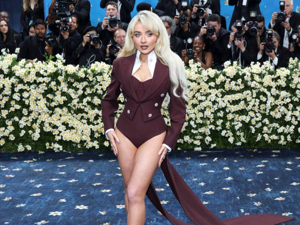 ¡Preciosa! Sabrina Carpenter roba suspiros con su traje en la Met Gala 2025