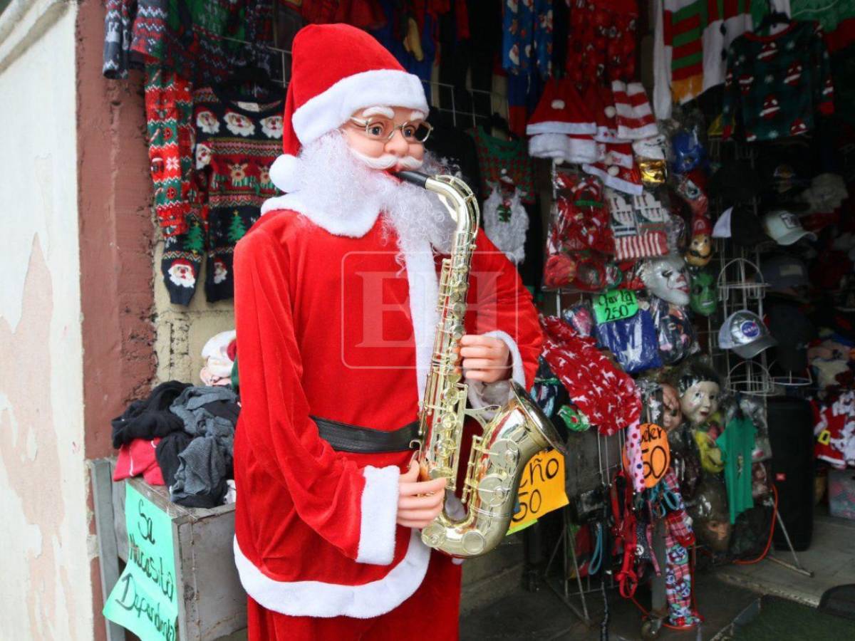 Pólvora, juguetes y adornos: hondureños comienzan a visitar los mercados por las fiestas de fin de año