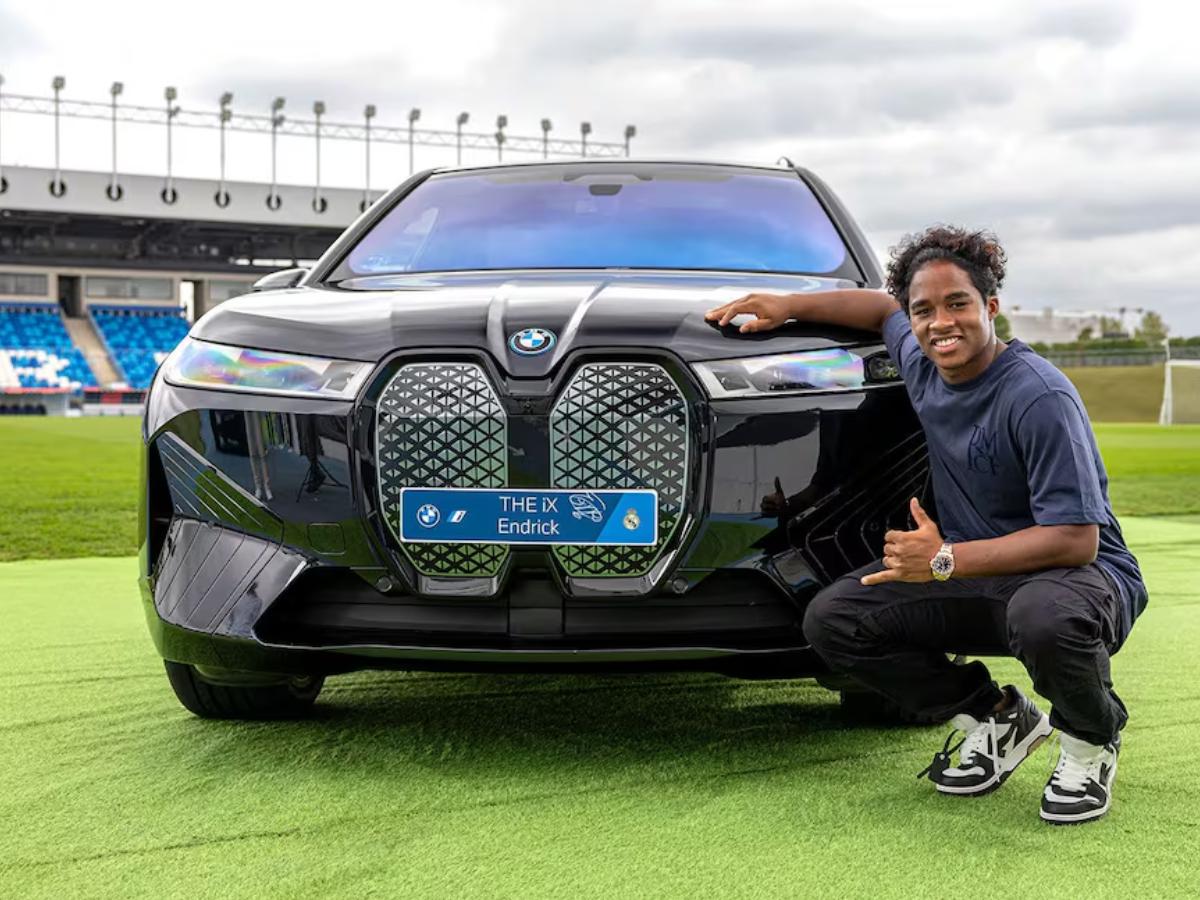 Regalan lujosos automóviles a jugadores del Real Madrid ¿cuál es el más caro? Regalan lujosos automóviles a jugadores del Real Madrid ¿cuál es el más caro?
