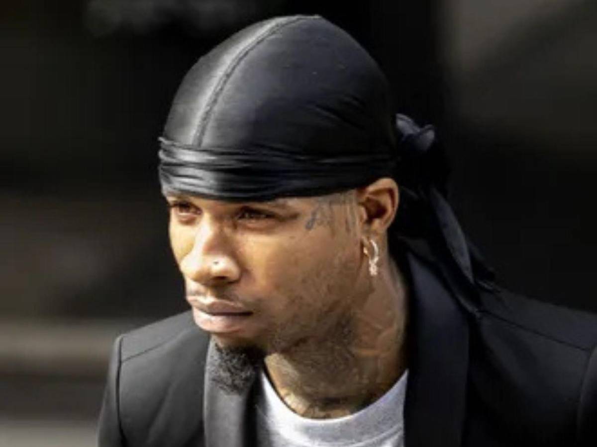 Rapero Tory Lanez es hospitalizado tras ser apuñalado en prisión de California