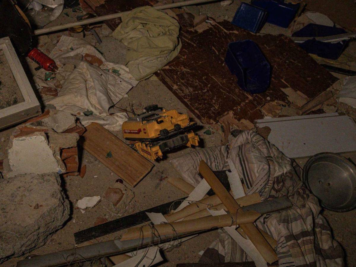 Dolorosas fotos: continúan los intentos de rescatar sobrevivientes tras terremotos en Venezuela