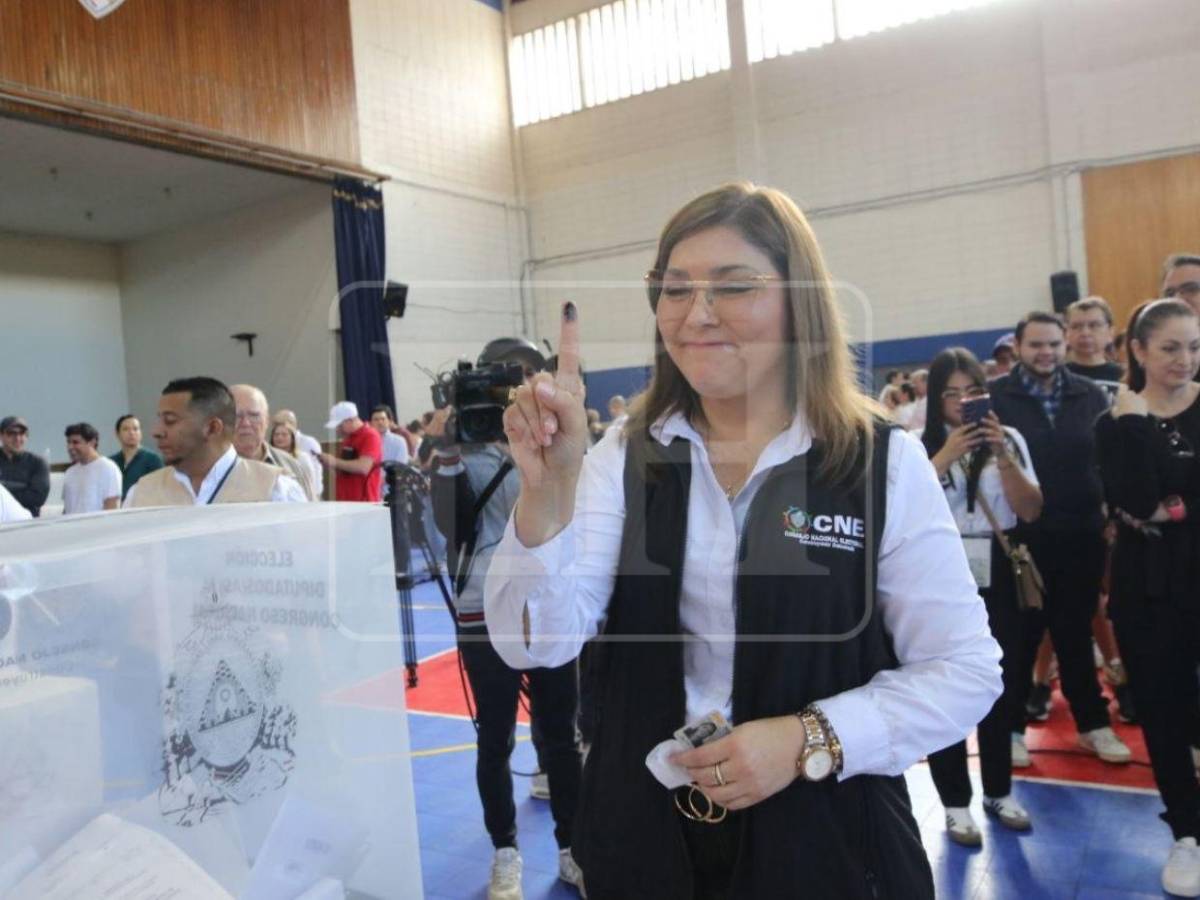 ¿Qué personajes han llegado a votar en estas elecciones generales 2025?