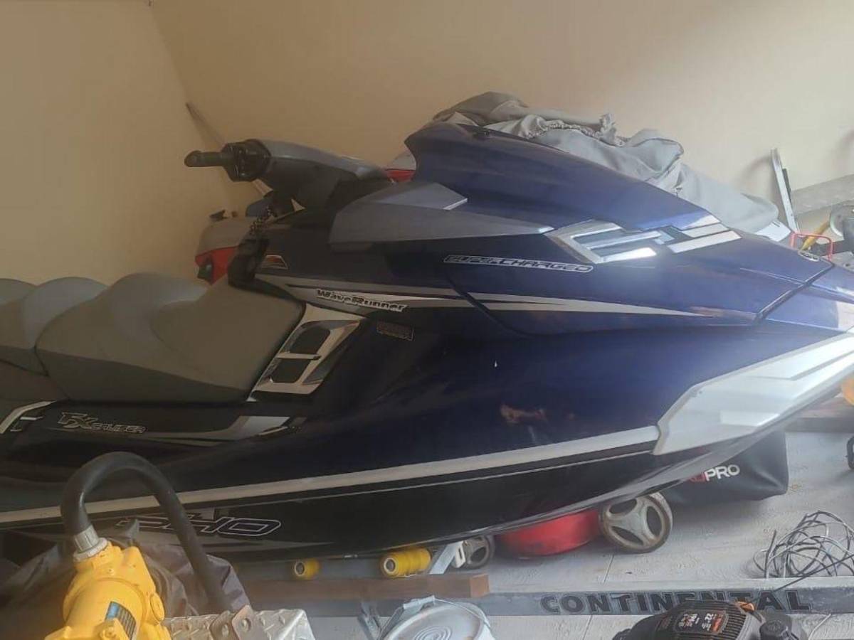 Mini yates, jetskis y chalet de playa, entre lujosos bienes incautados a Juan Ramón Molina