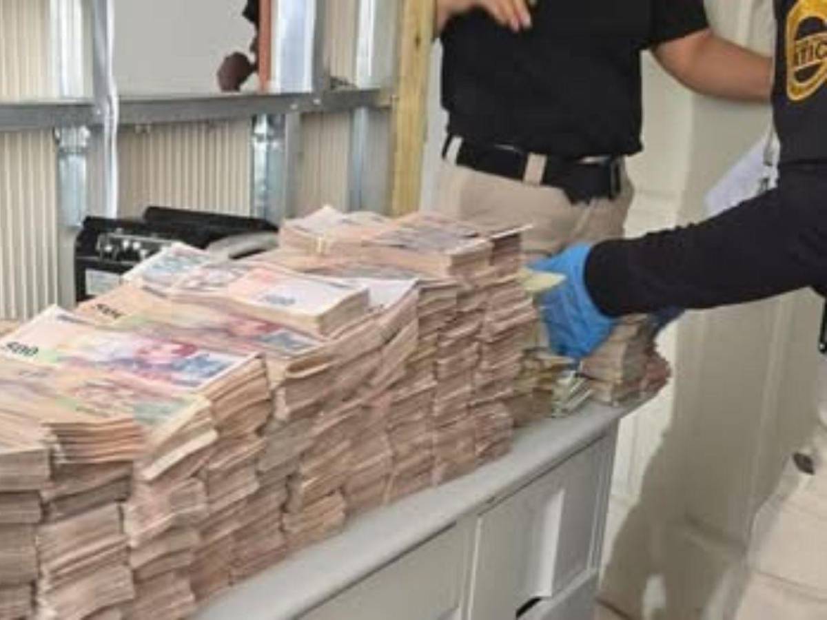 Un mar de personas reclama hoy su dinero ante Inversiones Koriun en Choloma