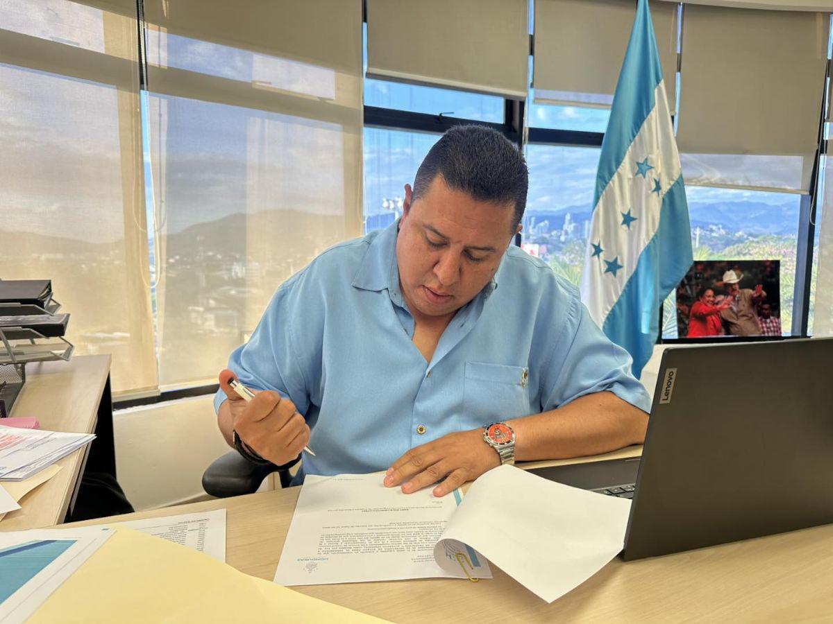 ¿Quién es Juan Coello, nuevo director de la Red Solidaria tras la salida de Carlos Cardona de Sedesol?