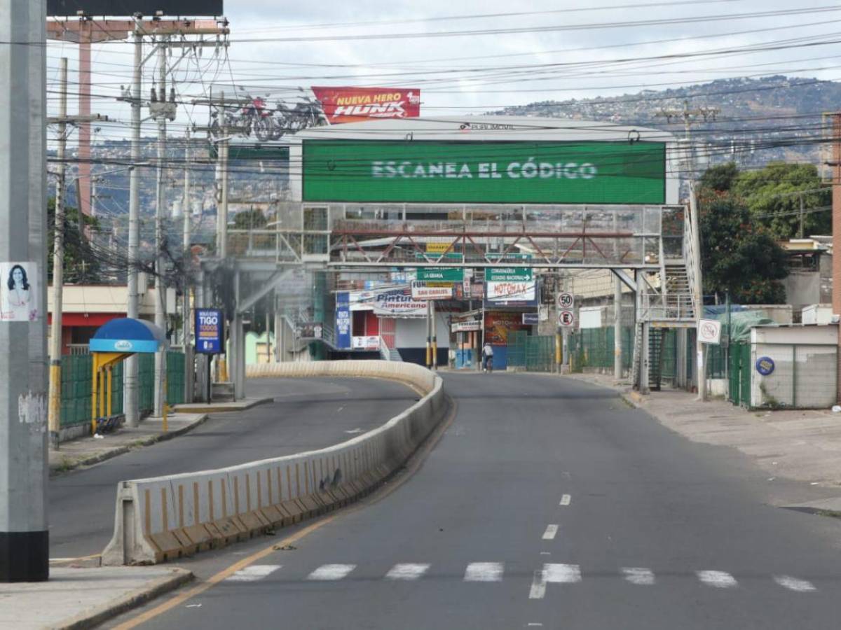 Bulevares libres y negocios cerrados: así amanece la capital este 1 de enero