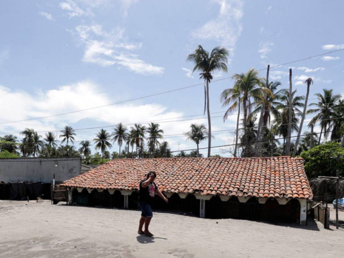 Las impactantes imágenes de Cedeño, la comunidad hondureña que el mar está borrando del mapa