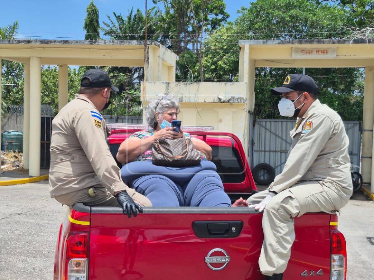 Pesa casi 300 libras: Basima Hilsaca, hermana de Nasser y la única con vida de su familia