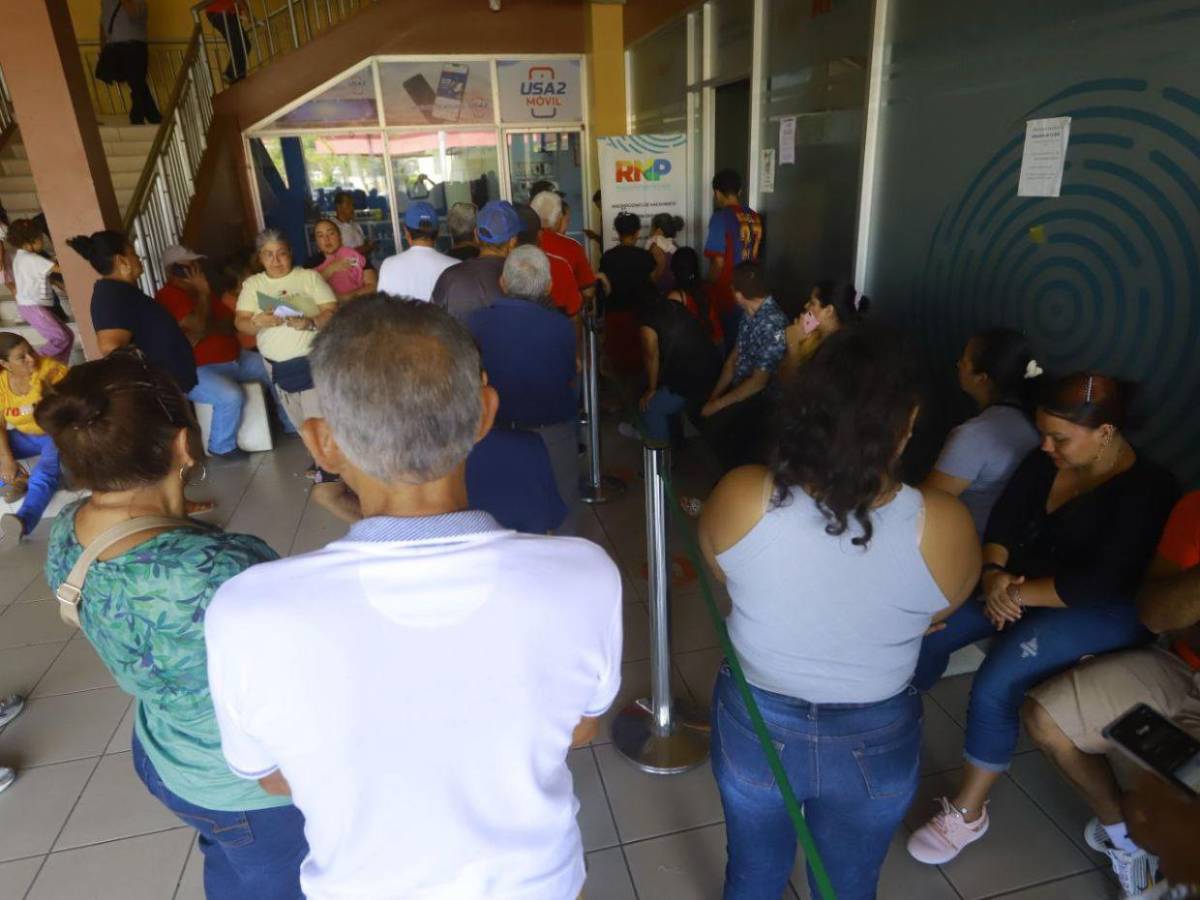 Sampedranos abarrotan el RNP para obtener su DNI previo a elecciones 2025