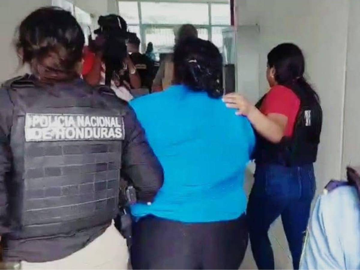 ¿Qué pasará con niña golpeada por su madre y con su hermana que grabó la agresión en Yoro?