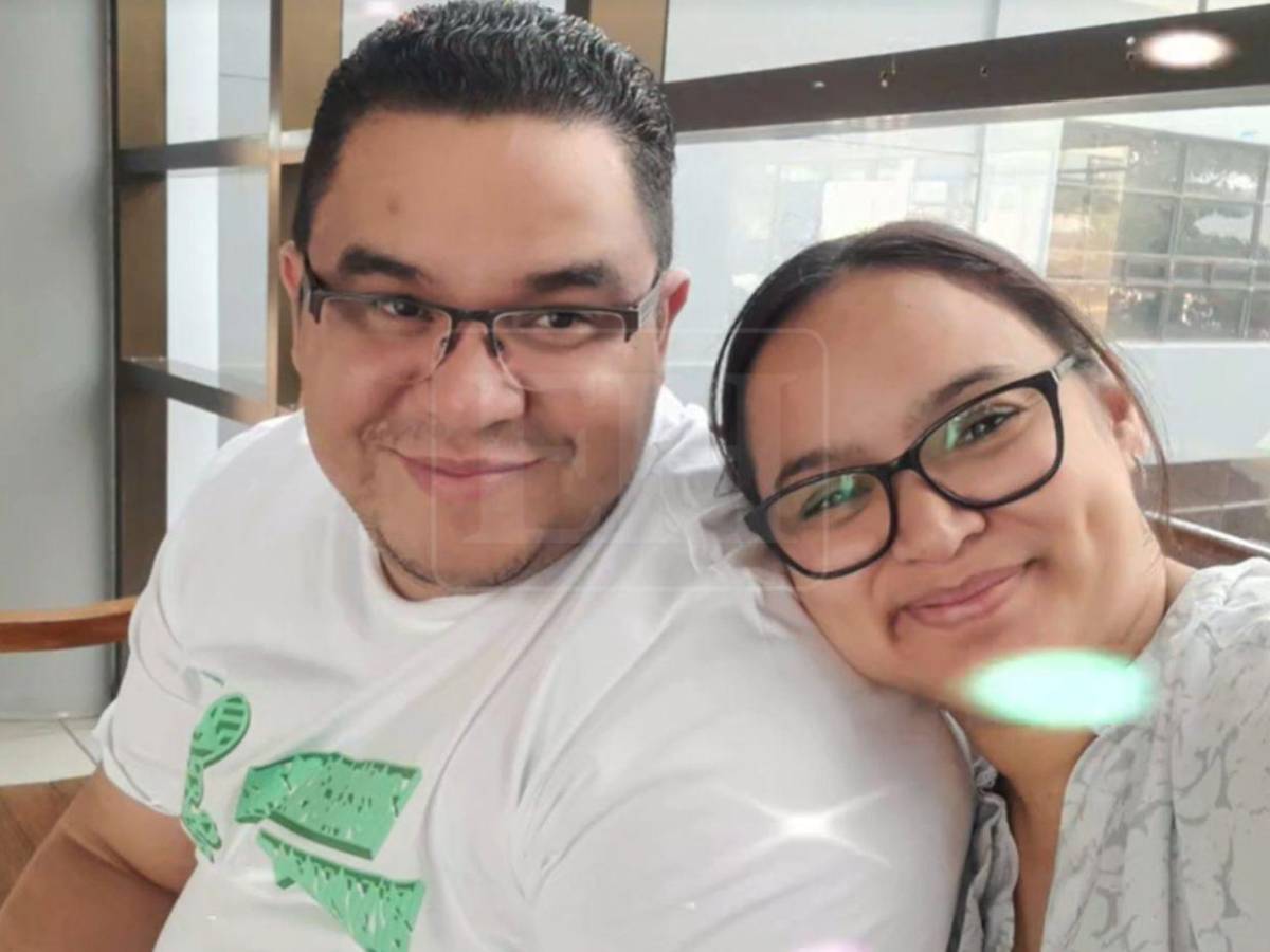 Su esposo la fue a dejar al trabajo: Karen Girón sigue soterrada tras colapso de bodega