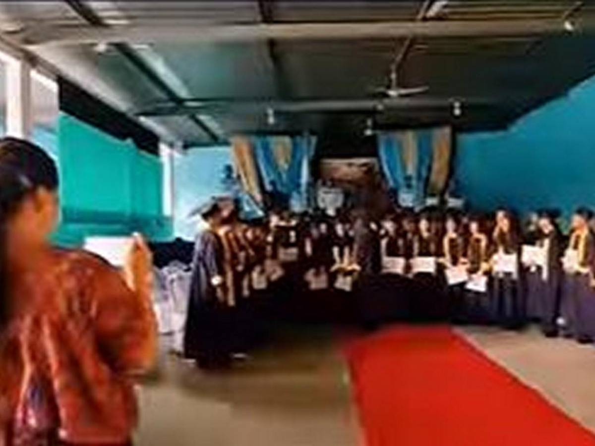 “Hoy se estuviera graduando”, rinden homenaje a Débora Rebeca, quinceañera que murió electrocutada