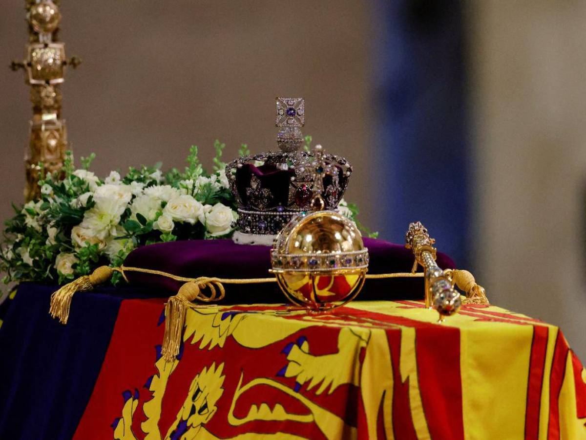Reino Unido hace un minuto de silencio por la reina Isabel II