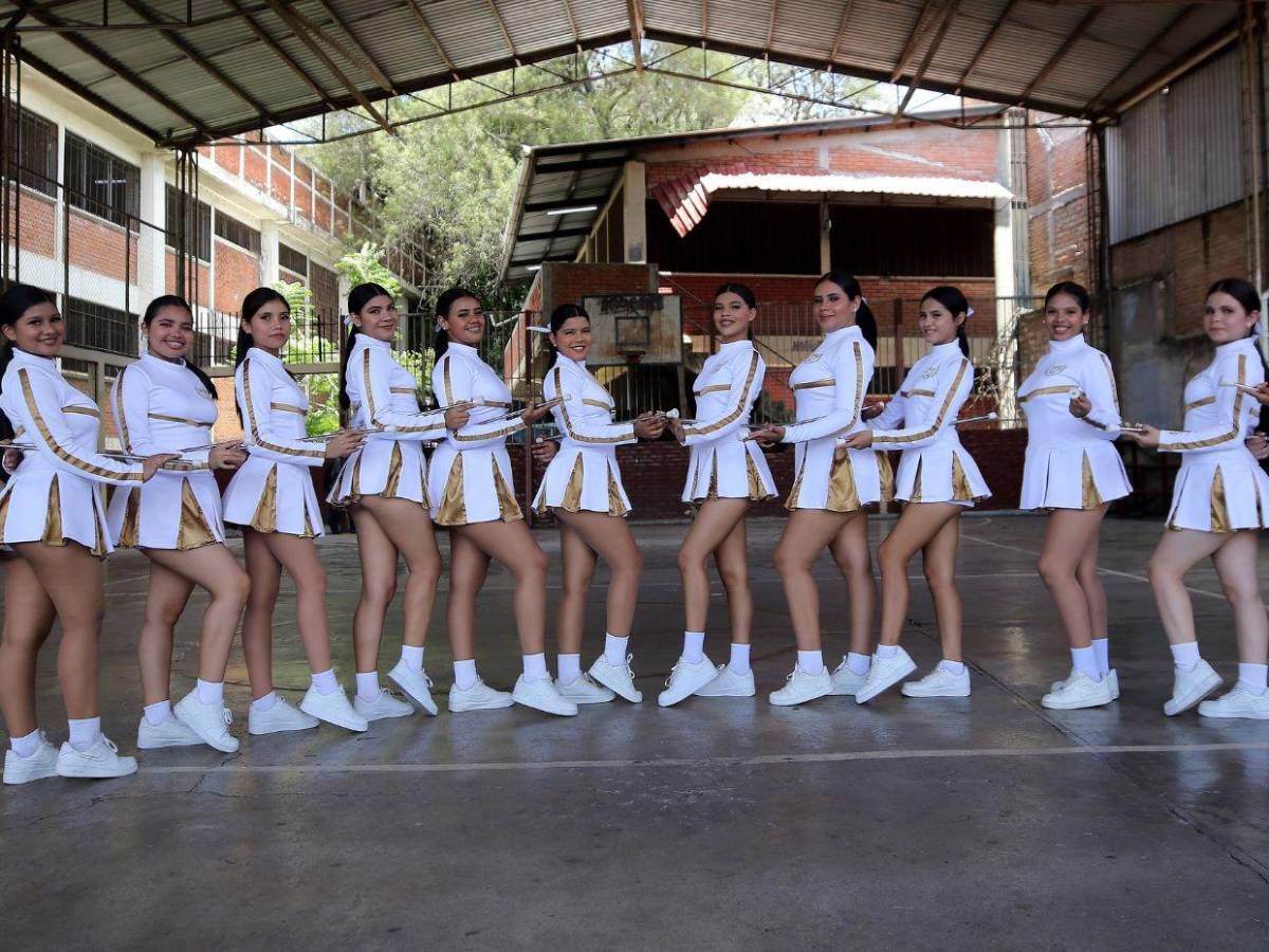 Las 12 palillonas del Instituto Jesús Aguilar Paz que engalanarán los desfiles