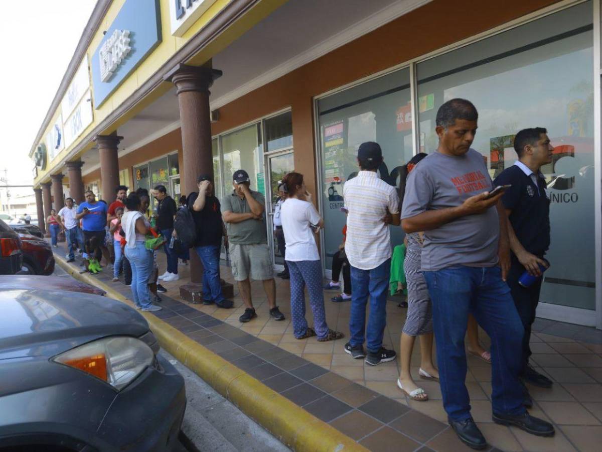 Sampedranos abarrotan el RNP para obtener su DNI previo a elecciones 2025