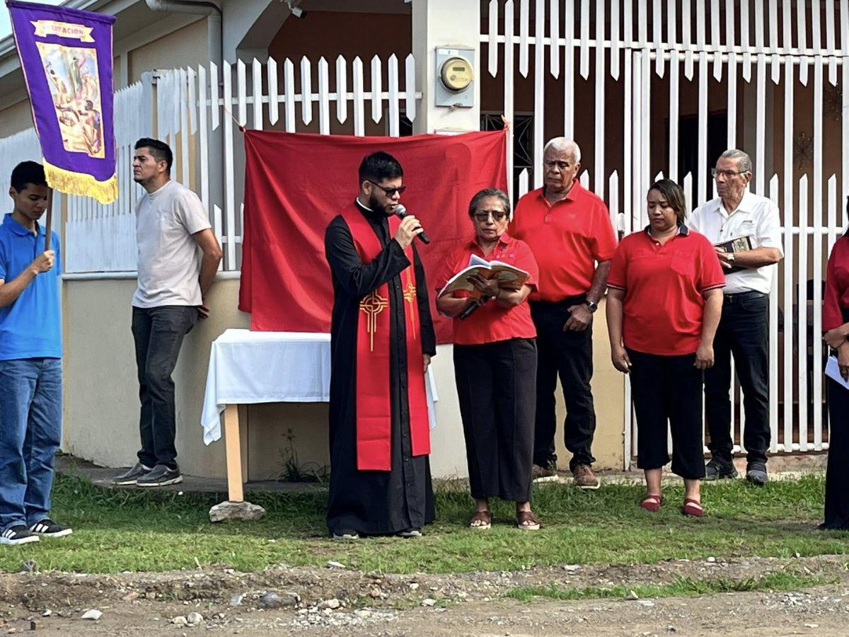 El camino de Jesús hacia la cruz: así se vive el viacrucis en Sabá, Colón