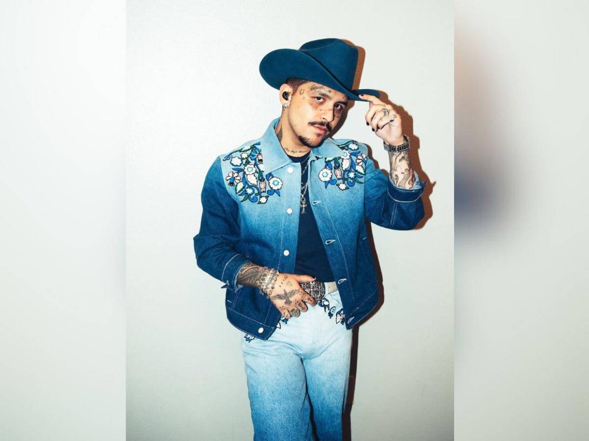 ¿Christian Nodal quiere desaparecer entrevista con Adela Micha? Esto se sabe