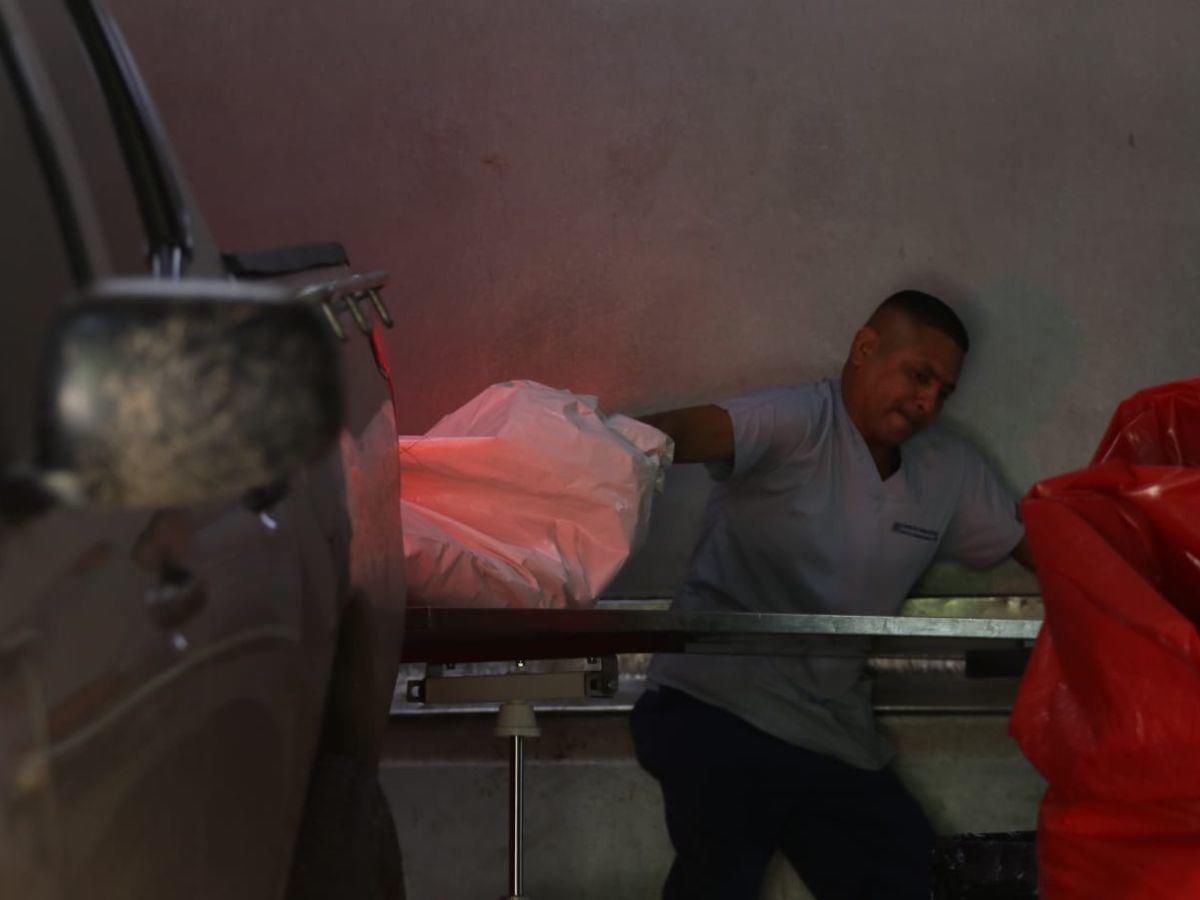 Eran familiares del alcalde de Silca: así retiraron los cuerpos de las víctimas de la masacre en Olancho