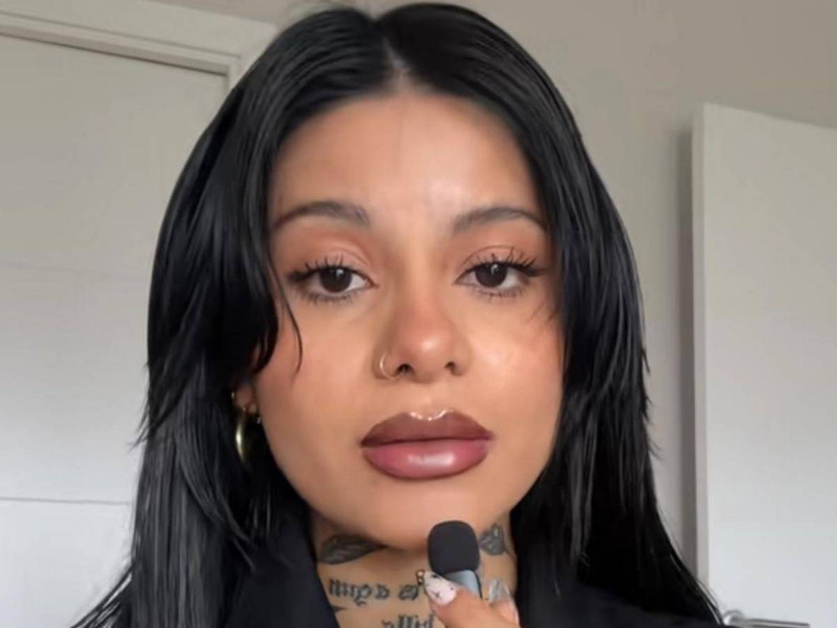 ¿Quién es la modelo que aparece en el video de la canción Un vals de Nodal?