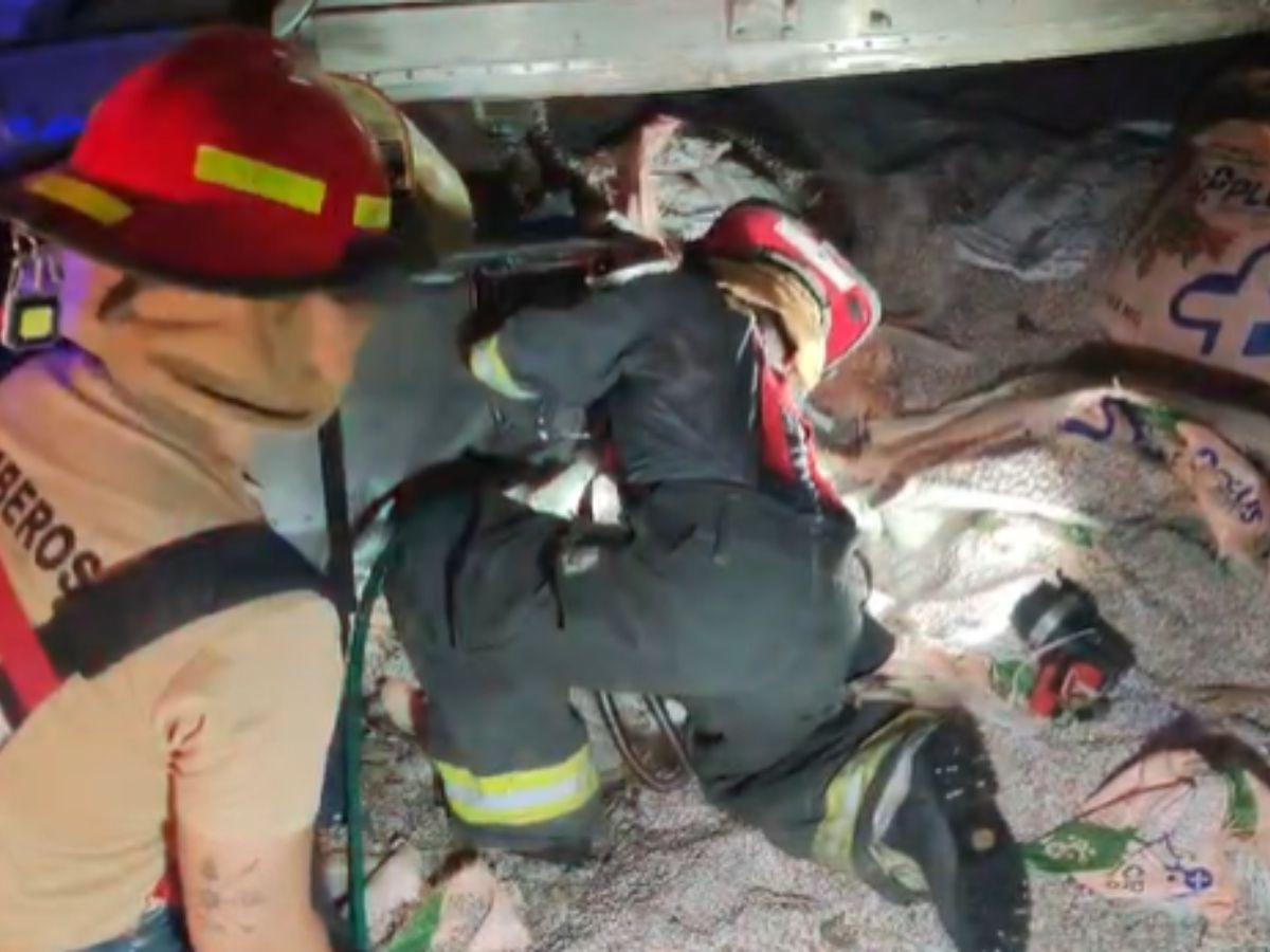 Quedaron bajo material y escombros: escena donde murieron tres trabajadores en Intibucá