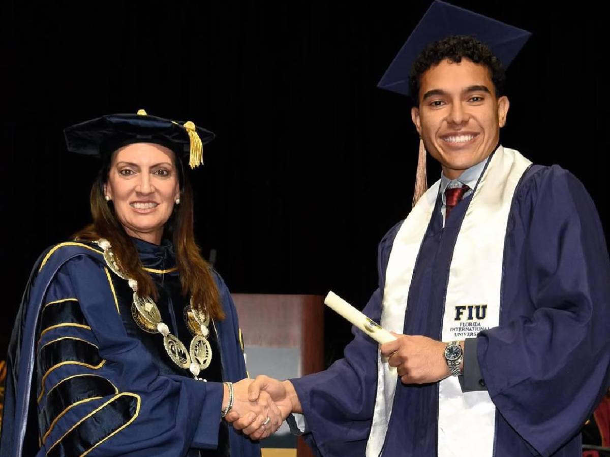 Jugador de Motagua se graduó de la universidad en Estados Unidos: Así lo celebraron