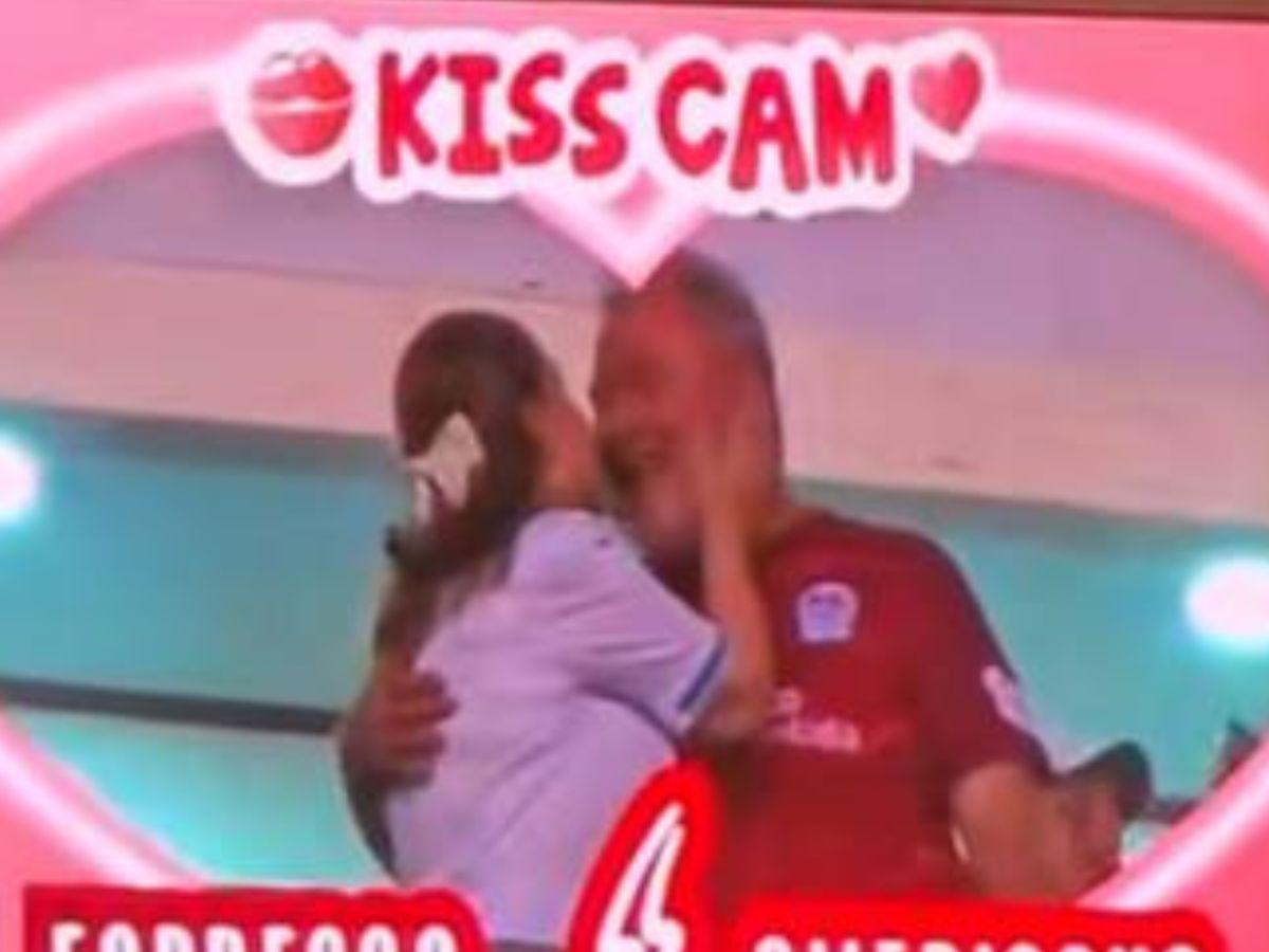 Aprovechó la fiebre de Messi: hondureño le pide matrimonio a su novia en el partido de Olimpia vs Inter Miami